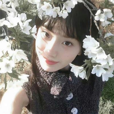 穿黑衣的女孩